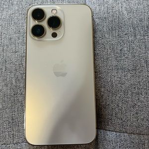 Apple Iphone 13 Pro (like new, had for less than a month before upgrading)